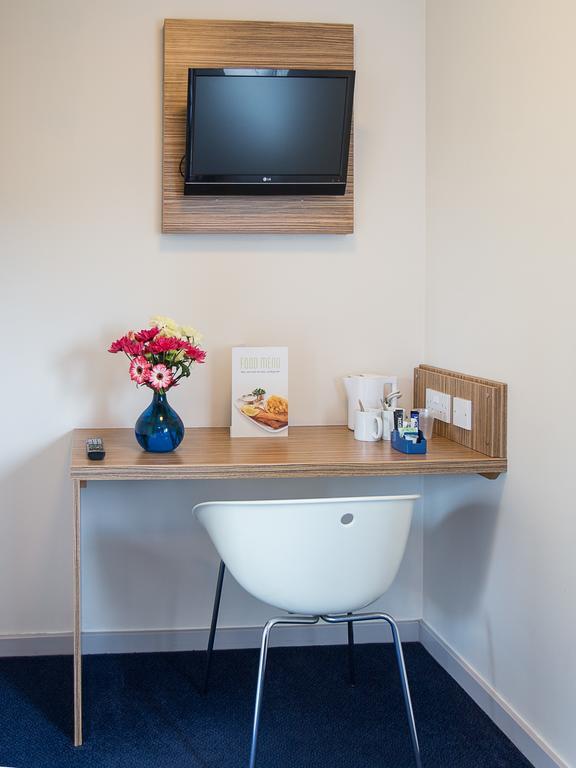 Redwings Lodge Wolverhampton Central Екстер'єр фото