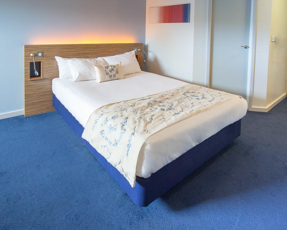 Redwings Lodge Wolverhampton Central Екстер'єр фото